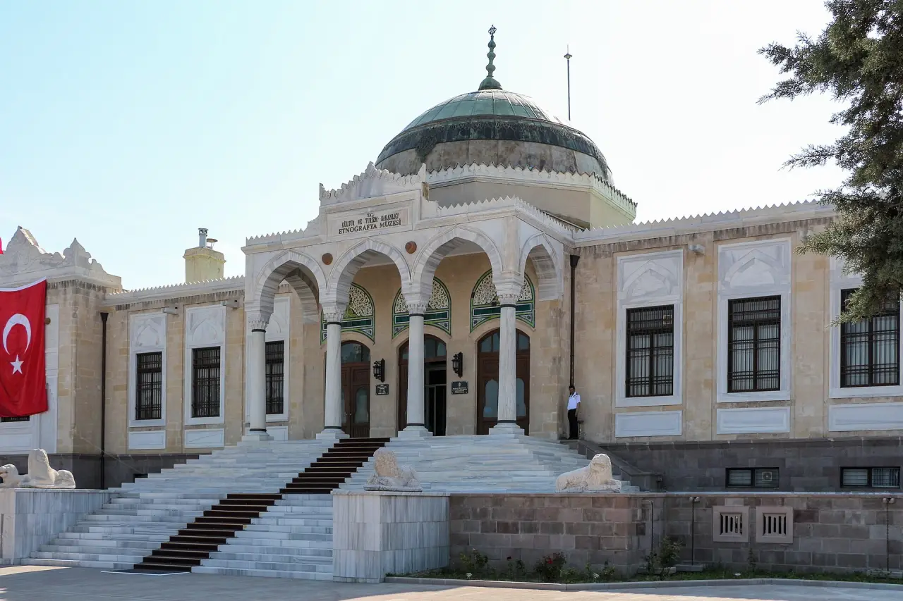 Ankara Etnografya Müzesi · geçici kabir