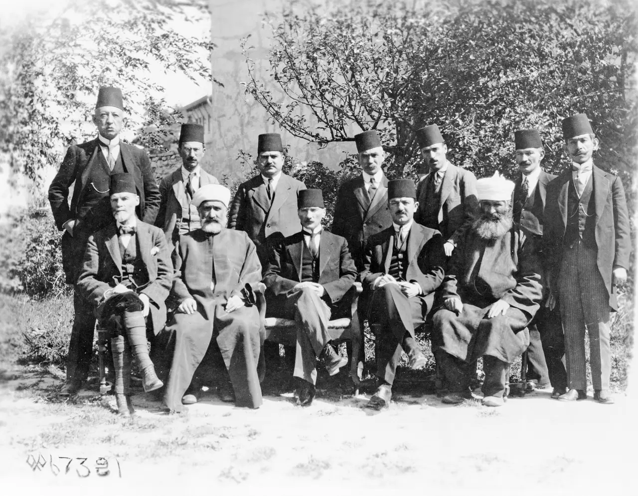 Mustafa Kemal ve Heyet-i Temsiliye üyeleri, Sivas, 1919