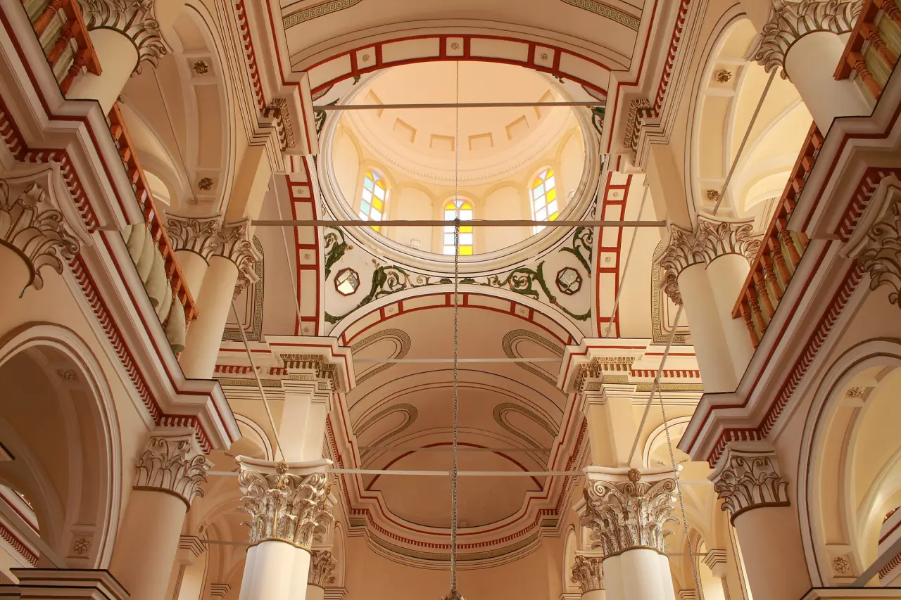 Saatli Cami (eski Ayios Yannis Kilisesi)