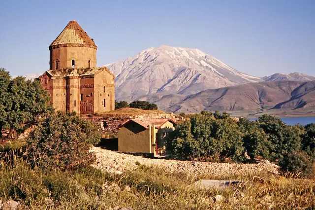 Van Gölü: Akdamar Adası, Van Kalesi ve kahvaltı