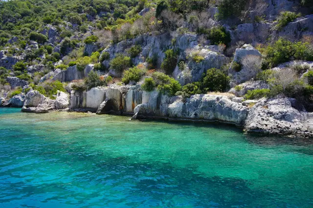 Fotoğraf: JamesDavidShoots / Wikimedia Commons, CC BY-SA 4.0 Kekova: batık şehir ve Simena kalesi