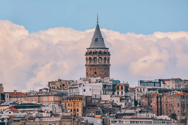 Galata'dan Karaköy'e, merdivenlerden aşağı