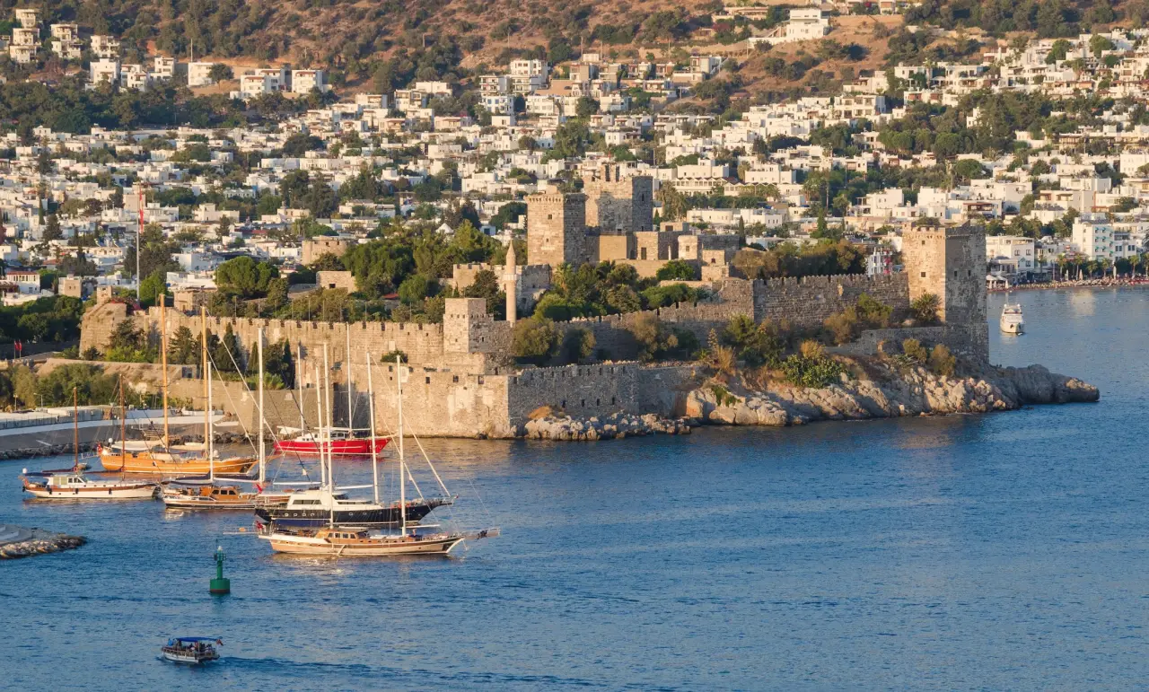 Bodrum Kalesi ve Mausoleion