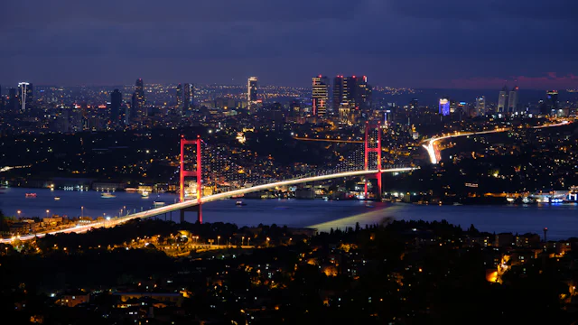Boğaz'da akşam yemeği ve canlı müzik