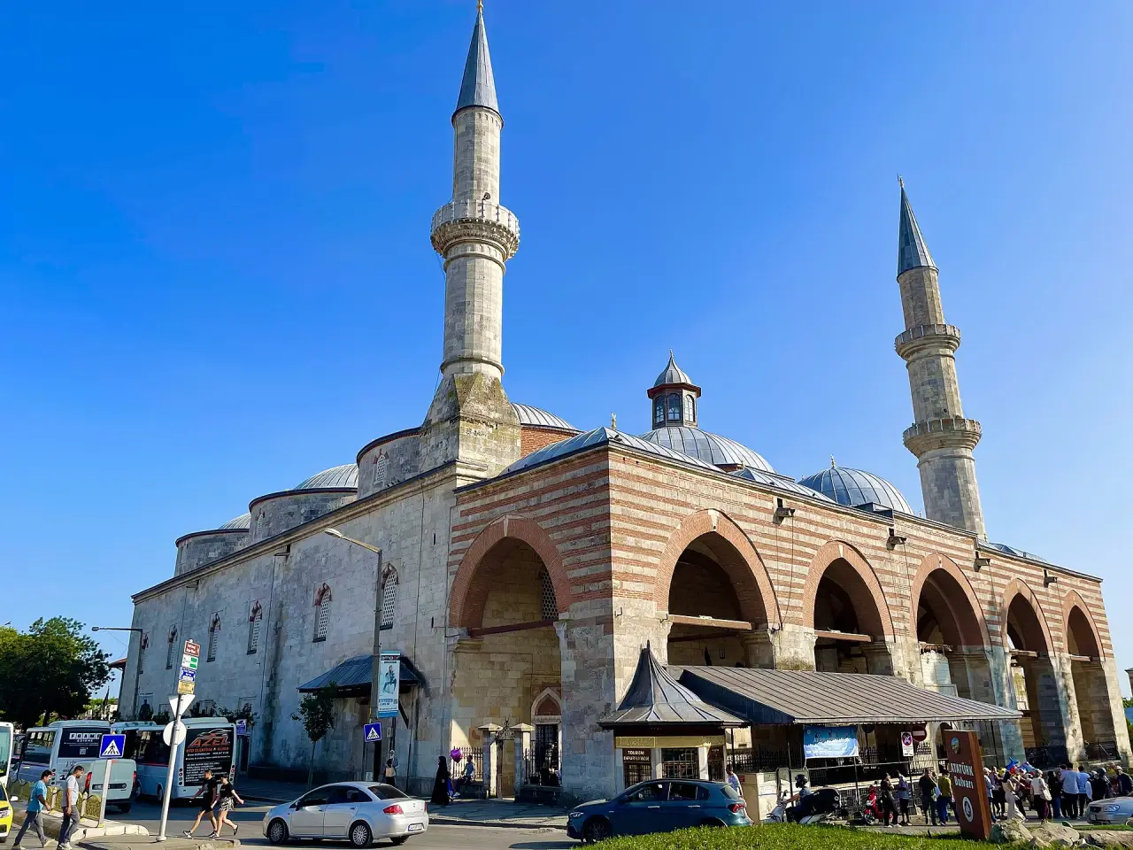 Eski Cami ve Selimiye Arastası