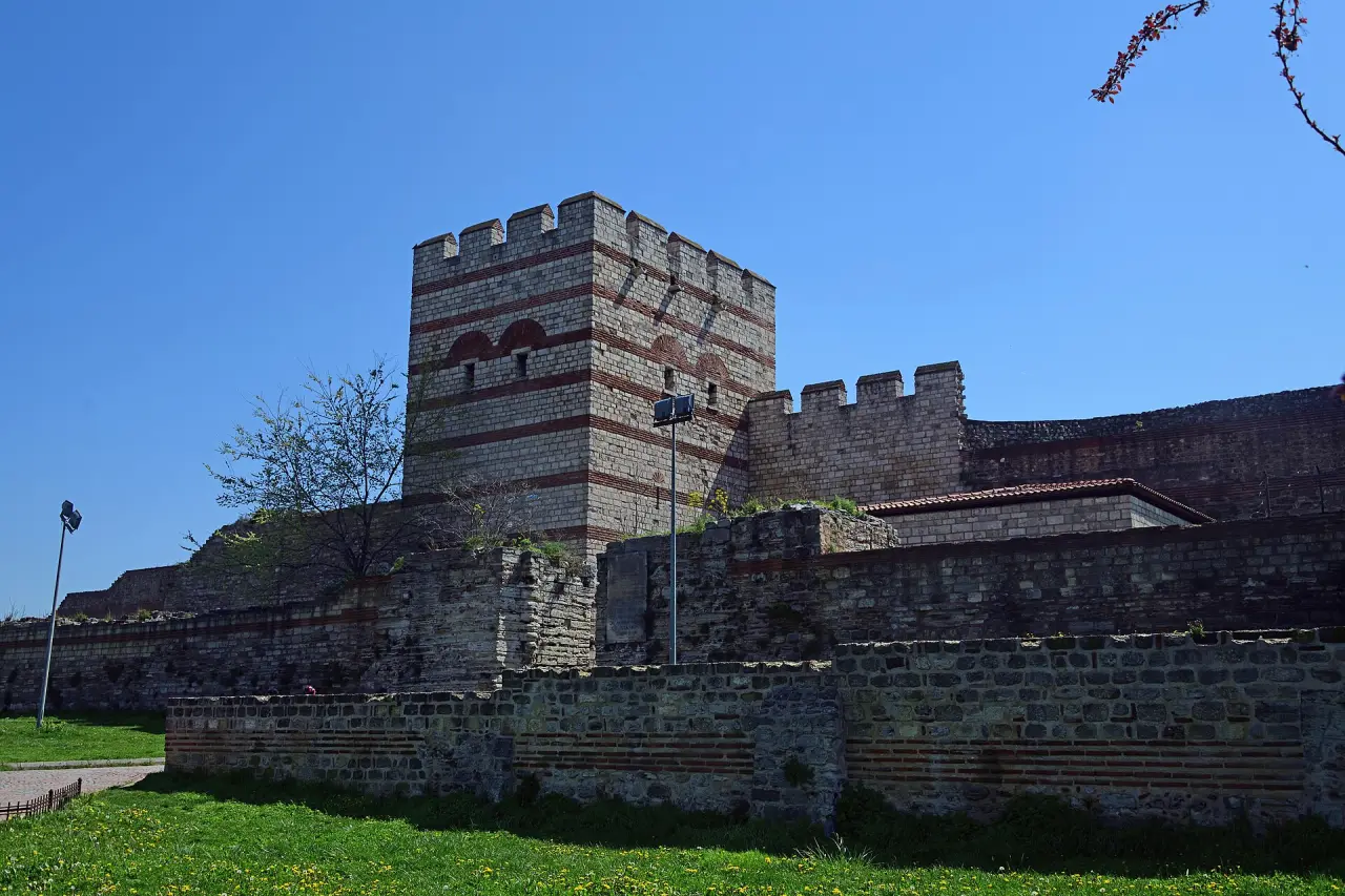 The land walls · Topkapı